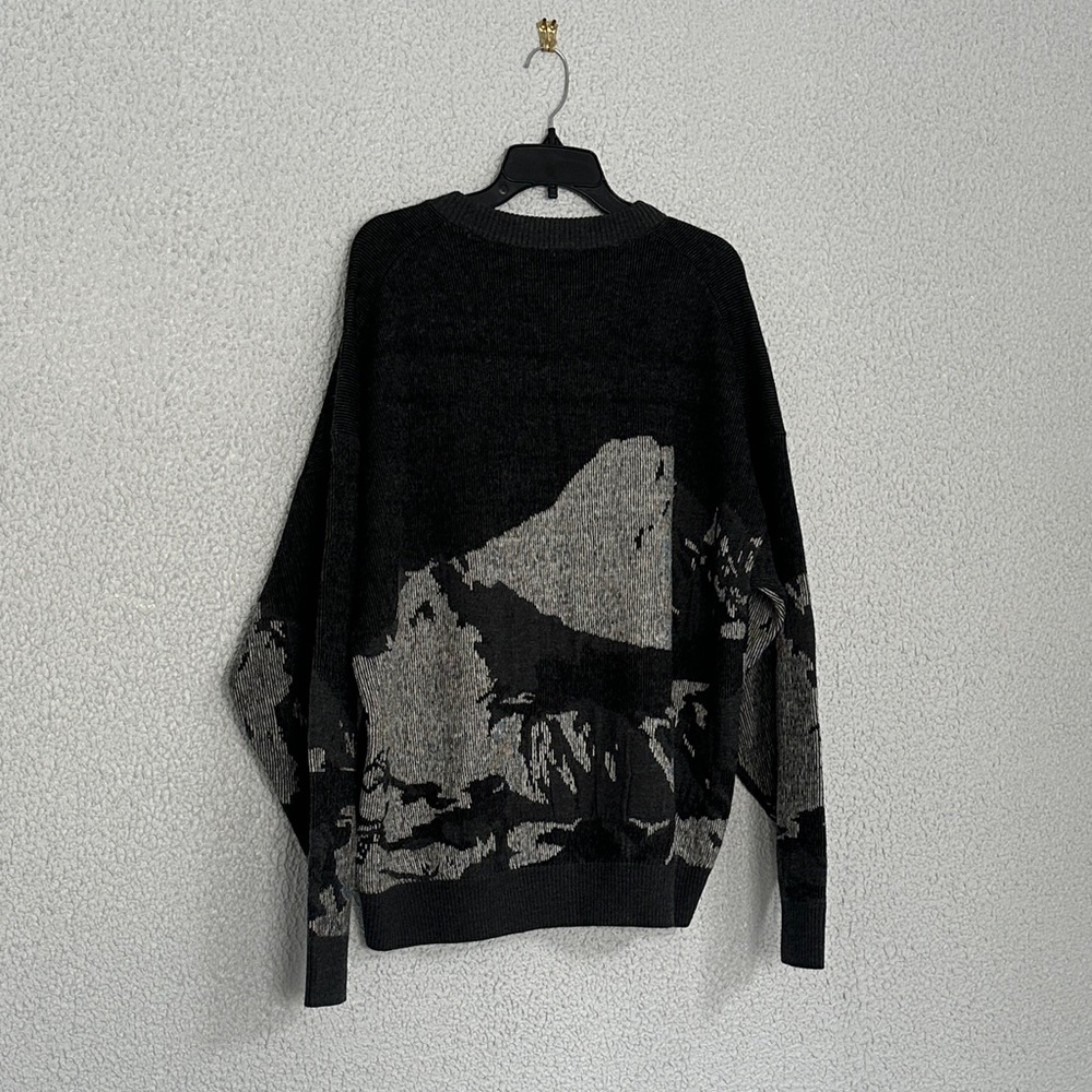 HUGO BOSS Wool-blend Oversize Fit Sweater Seasonal Jacquard In black & dark grey - Picture 5 of 10